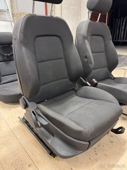 Audi A3 8P, 5d, sedačky - 3