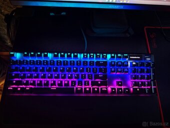 Herní mechanická klávesnice SteelSeries Apex 5 - US - 3