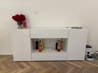 komoda DELOS – bílý lesk - 3