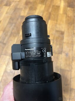 Panasonic PT-EZ590 + ET-ELT30 - 3