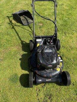 BENZÍNOVÁ SEKAČKA S POJEZDEM - 3