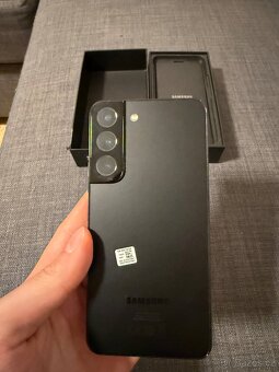 Samsung Galaxy S22 - 3