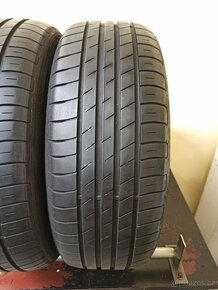 Goodyear 205/55 R17 91W 1x5-5,5mm; 1x4,5-5mm - 3