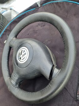 Tříramenný volant Volkswagen - 3
