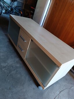 Tv stolek - 3