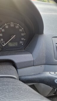 Škoda Fabia 1.4 MPI, rok 2003, klimatizace, nájezd 79000km - 3