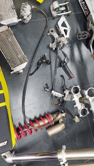 SUZUKI RM 125 K3 Náhradné Diely - 3