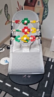 Nová hrazda Motýlci na lehátko BabyBjörn - 3