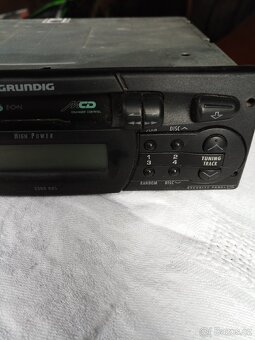 Autorádio Grundig - 3