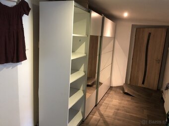 skříň s posuvnými dveřmi - 3