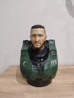 Halo :Pablo Schreiber/ Master Chief - 3