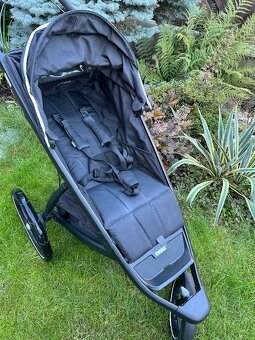 Prodám kočárek Thule Urban Glide 2 v barvě black black. - 3