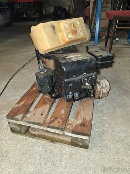 Prodám motor briggs stratton 8 hp, zahradní traktůrek - 3
