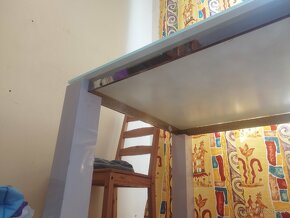 Prodám velký jídelní stůl až pro šest osob. - 3