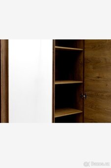 Šatní skříň - - 3