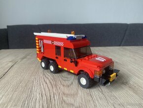 LEGO MOC Range Rover hasiči - 3
