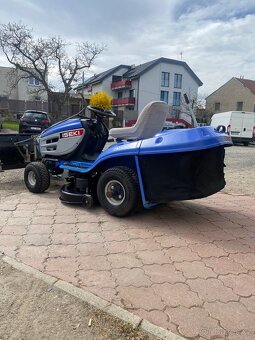 Zahradní traktor ISEKI CM 6220 H+rozmetadlo AKS 80+radlice - 3
