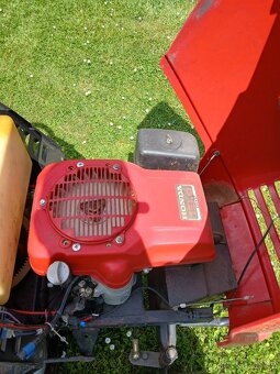 Zahradni trakturek Honda 2213 - 3