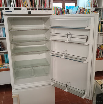 Prodám lednici s mrazákem zn. Liebherr - 3
