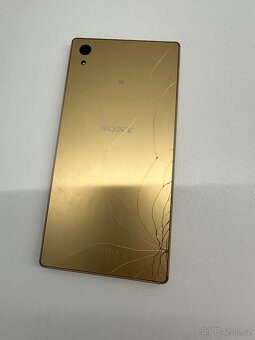 Sony Xperia Z5 – zlatá, funkční, poškozený zadní kryt - 3