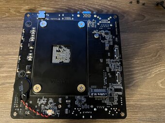 ASRock DeskMini X300 + Samsung Odyssey G65B - 3