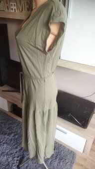 Krásné zelené šaty na knoflíky s páskem XL - 3