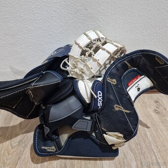 CCM Axis 2.9 lapačka + vyrážečka - 3