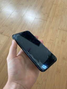 Apple iPhone XR 128gb-baterie 73%-foto neostří-prasklý - 3