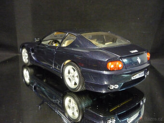 Ferrari 456 GT tmavě modré Bburago 1/18 - 3