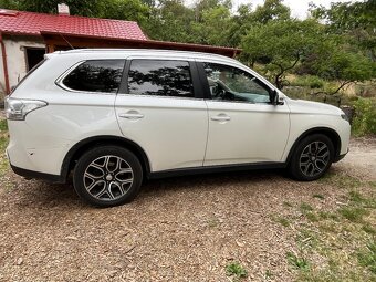 Mitsubishi Outlander - 3