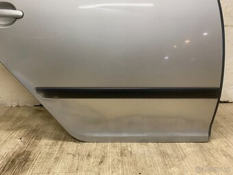 ŠKODA OCTAVIA 2 2004-2013 - PRAVÉ ZADNÍ DVEŘE KOMPLETNÍ 9102 - 3