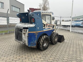 Smykový nakladač Novotný Bobek B861 - 3