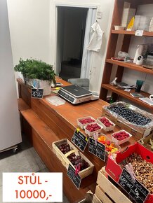 Vybavení prodejny, regály, stůl, police - 3