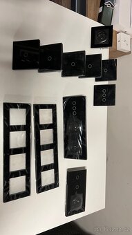 Dotykové vypínače a zásuvky – černé sklo (nové, nepoužité) - 3