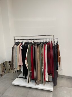 Prodám vybavení butiku - 3