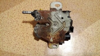 zámek kapoty Ford Galaxy 2 / S-max - 3