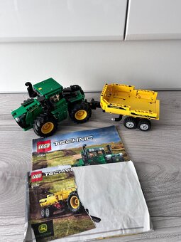 LEGO® Technic 42136 John Deere traktor s vlečkou - 3