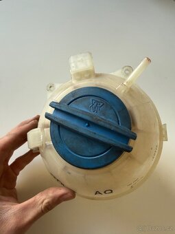 Expanzní nádobka chladicí kapaliny - 3