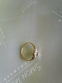 Zlatý prsten s diamanty a rubínem - 3