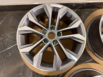original VW r17 Passat 3G B8 Soho 3G0601025G - 3