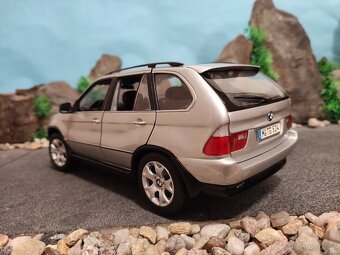 Prodám model 1:18 BMW X5 KYOSHO - 3