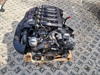 Motor 3,0 D BMW E90  306D3 rok 07 kompletní - 3