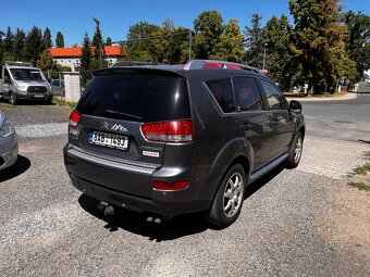 Citroen C-Crosser 2.2 HDi 7 míst - 3