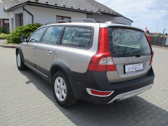 VOLVO XC70 D5 151kw AWD Momentum Kinetic 07/2010 - 3