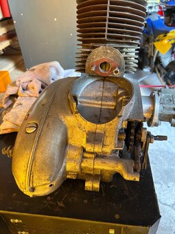 Motor Jawa 250 353 - 3