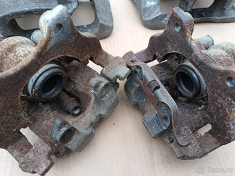 Brzdiče  z  335i  - update sada pro BMW e9x - 3