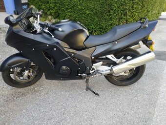 Honda CBR 1100 Blackbird - 3