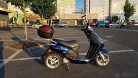 Peugeot E-Vivacity - elektroskútr modrý - 3