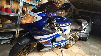 Suzuki GSX-R 1000 K1 - 3