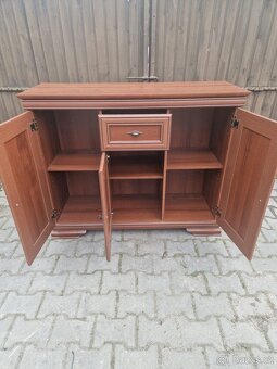 Větší krásná komoda - 3